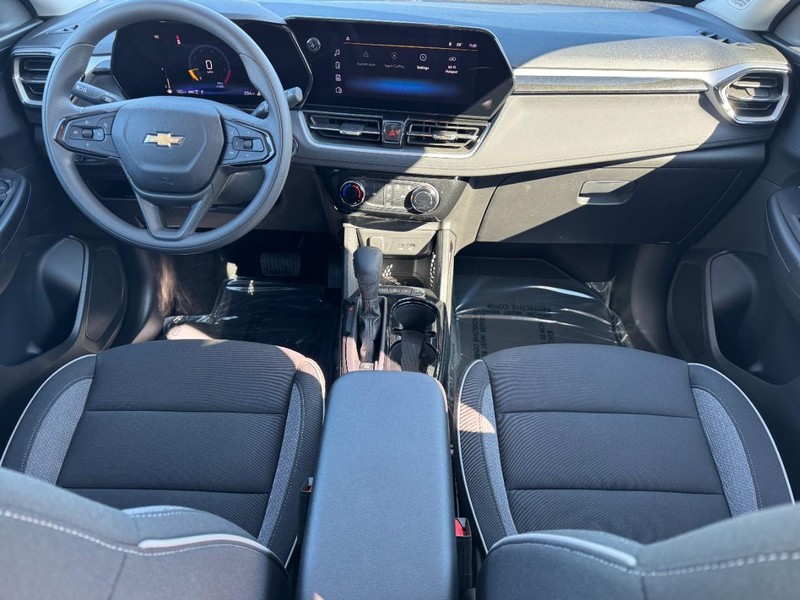 Chevrolet TrailBlazer Vehicle Image 11