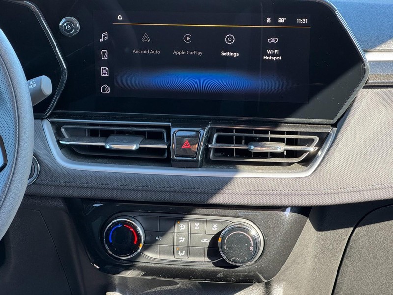 Chevrolet TrailBlazer Vehicle Image 13