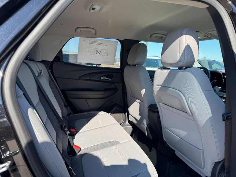 Chevrolet TrailBlazer Vehicle Image 05