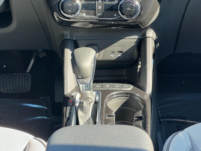 Chevrolet TrailBlazer Vehicle Image 09