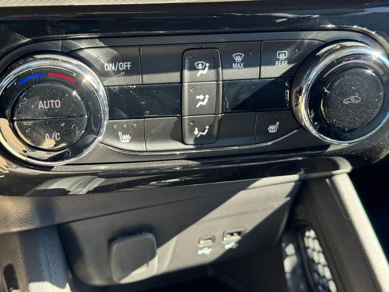 Chevrolet TrailBlazer Vehicle Image 15