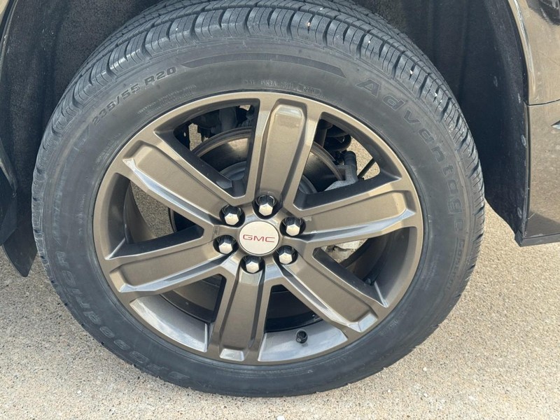 GMC Acadia Vehicle Image 07