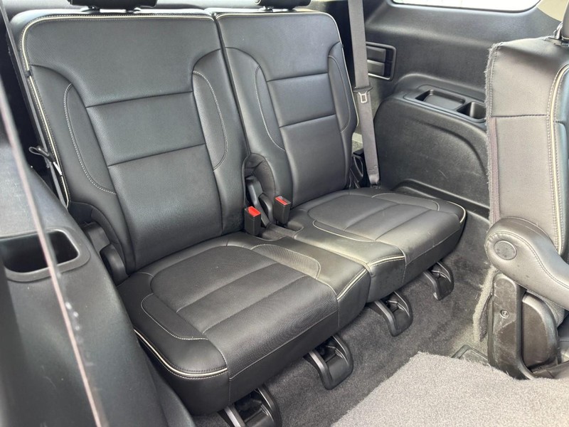 GMC Acadia Vehicle Image 11