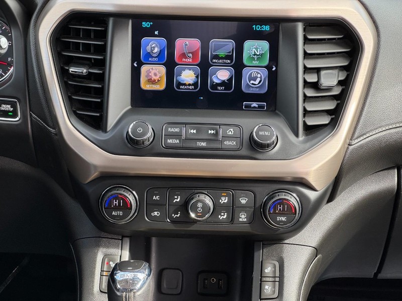 GMC Acadia Vehicle Image 14