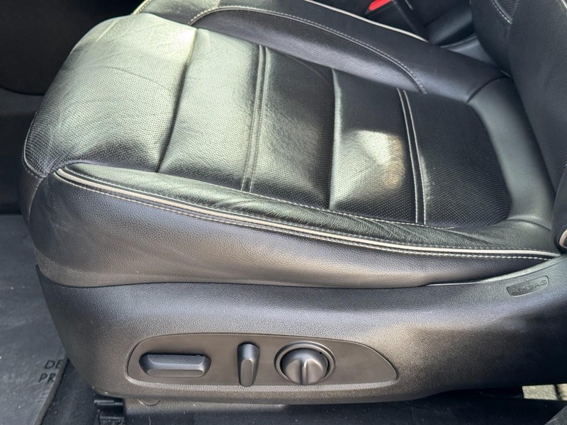 GMC Acadia Vehicle Image 26