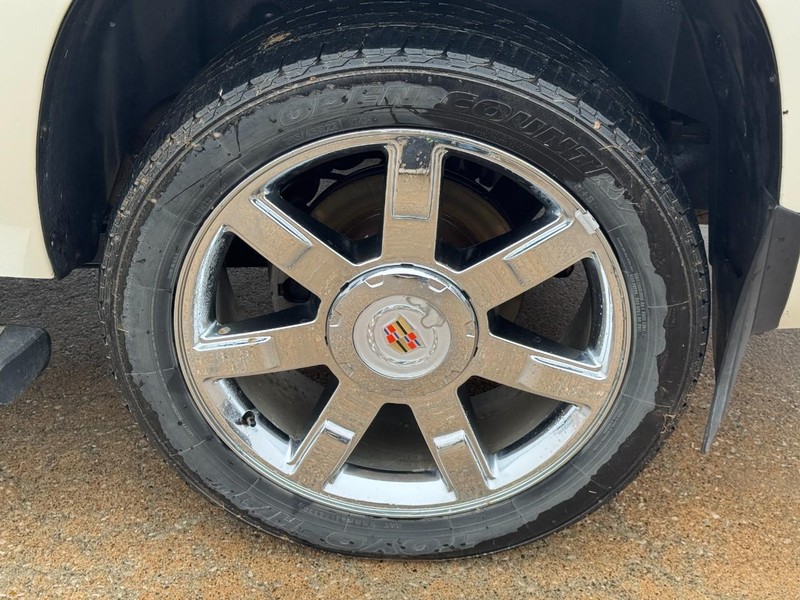 Cadillac Escalade EXT Vehicle Image 07