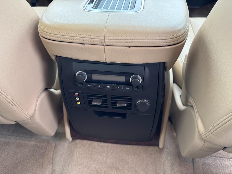 Cadillac Escalade EXT Vehicle Image 16