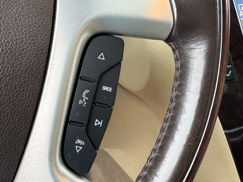 Cadillac Escalade EXT Vehicle Image 20