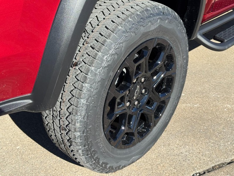 Chevrolet Colorado Vehicle Image 05