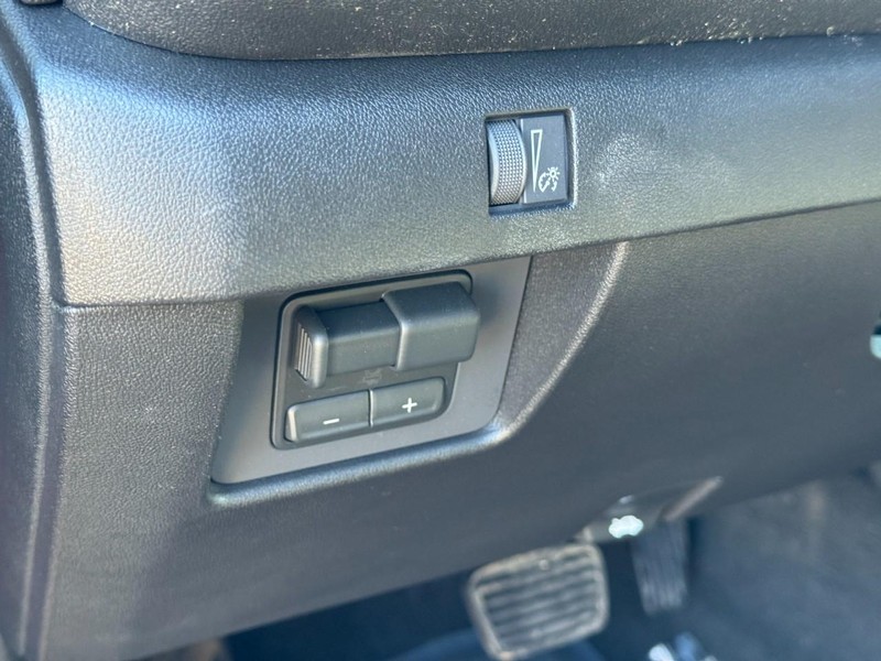 Chevrolet Colorado Vehicle Image 11