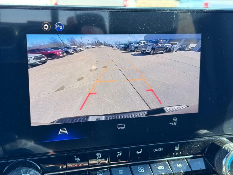 Chevrolet Colorado Vehicle Image 15