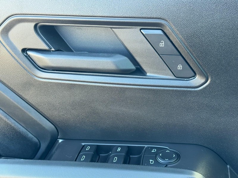 Chevrolet Colorado Vehicle Image 18