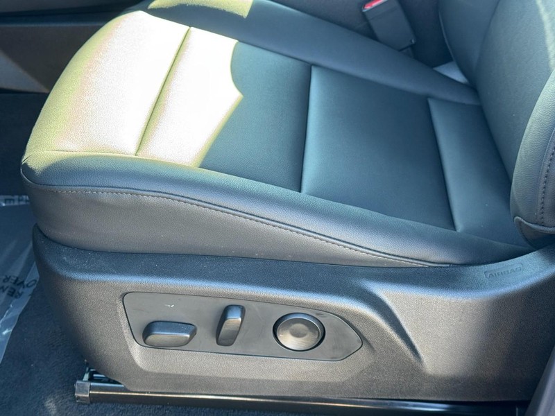 Chevrolet Colorado Vehicle Image 19