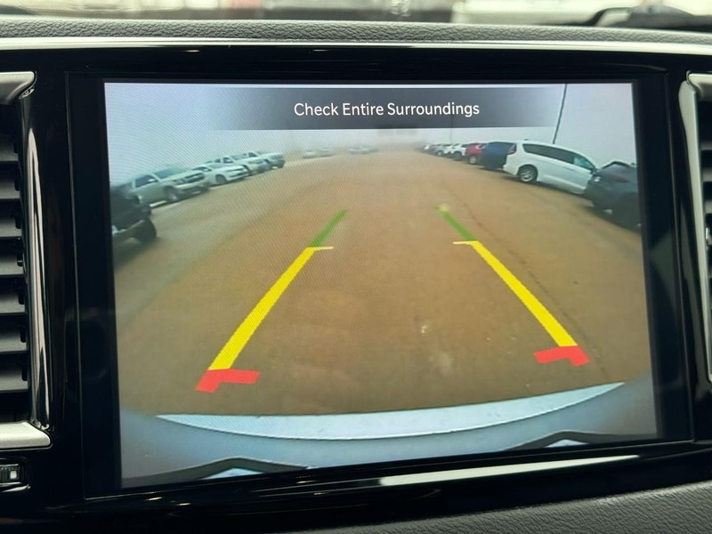 Chrysler Pacifica Vehicle Image 20