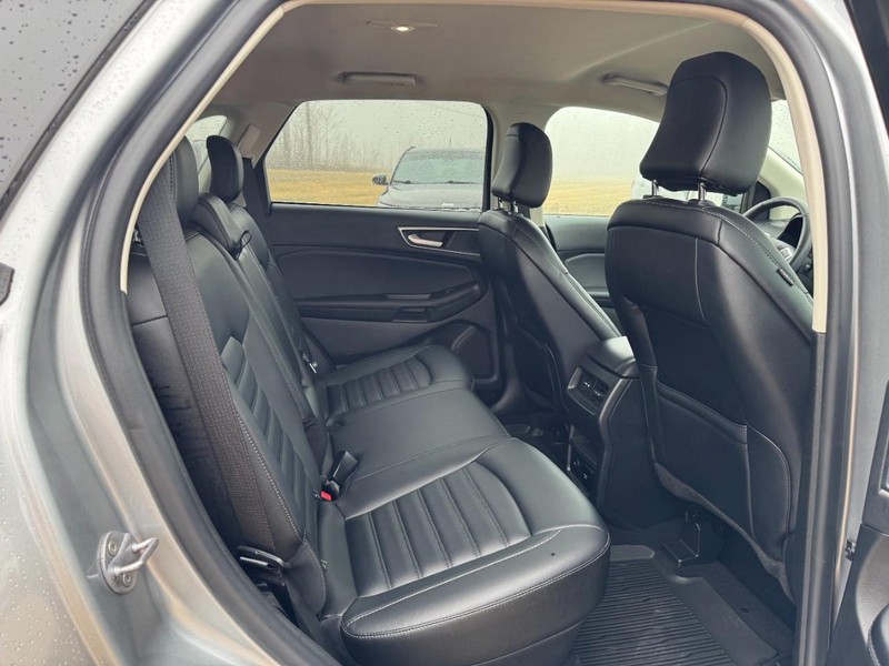 Ford Edge Vehicle Image 10