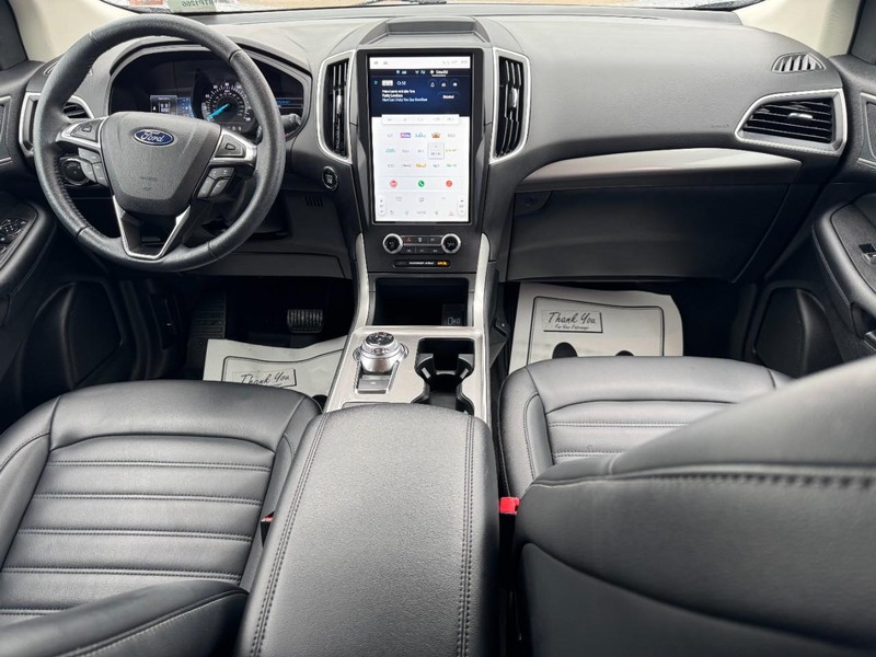Ford Edge Vehicle Image 11