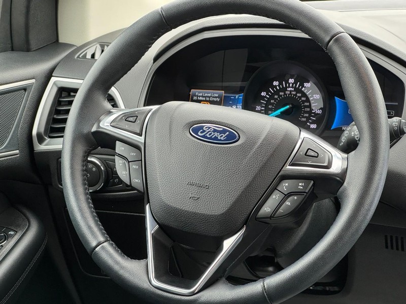 Ford Edge Vehicle Image 12