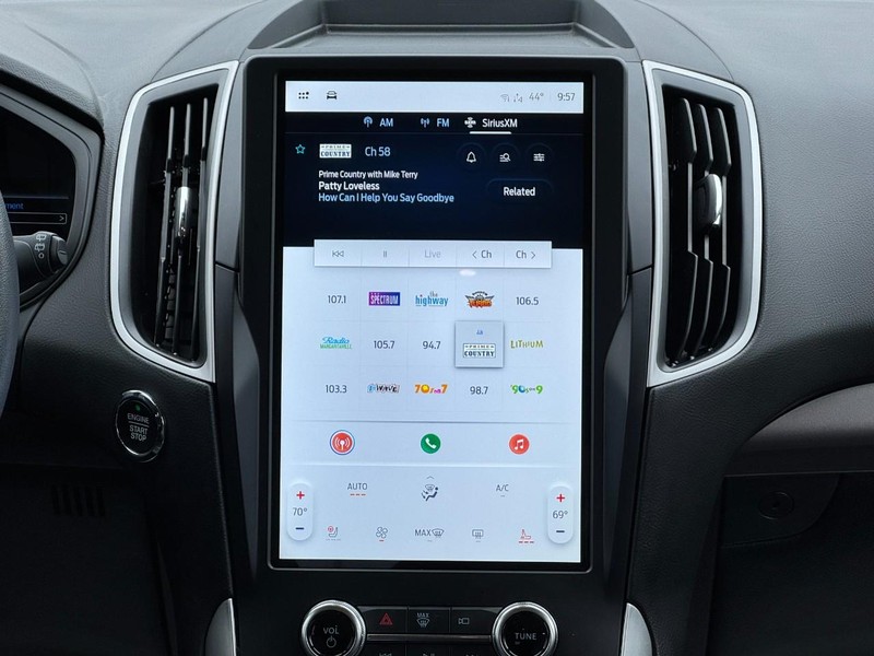 Ford Edge Vehicle Image 13