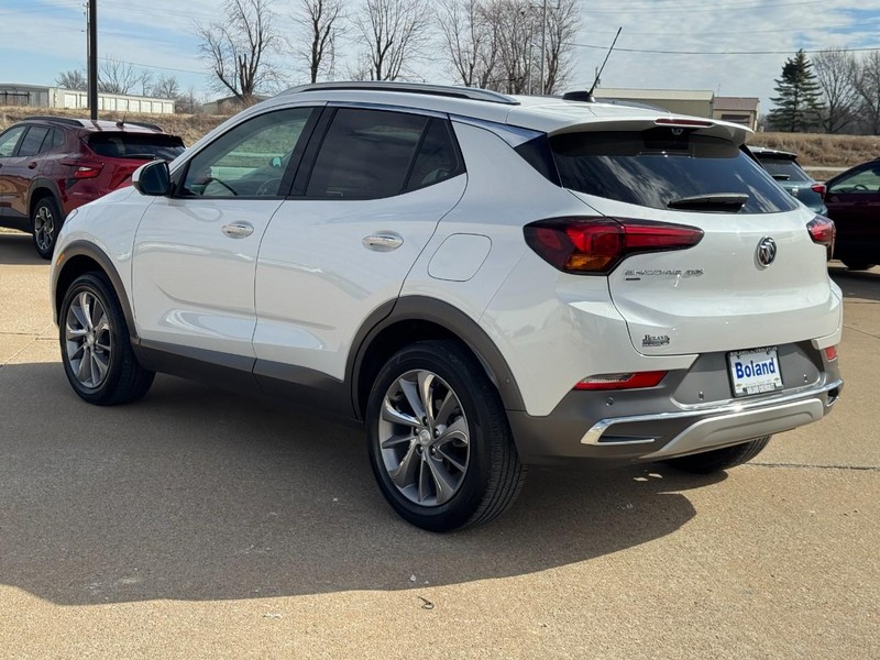 Buick Encore GX Vehicle Full-screen Gallery Image 06