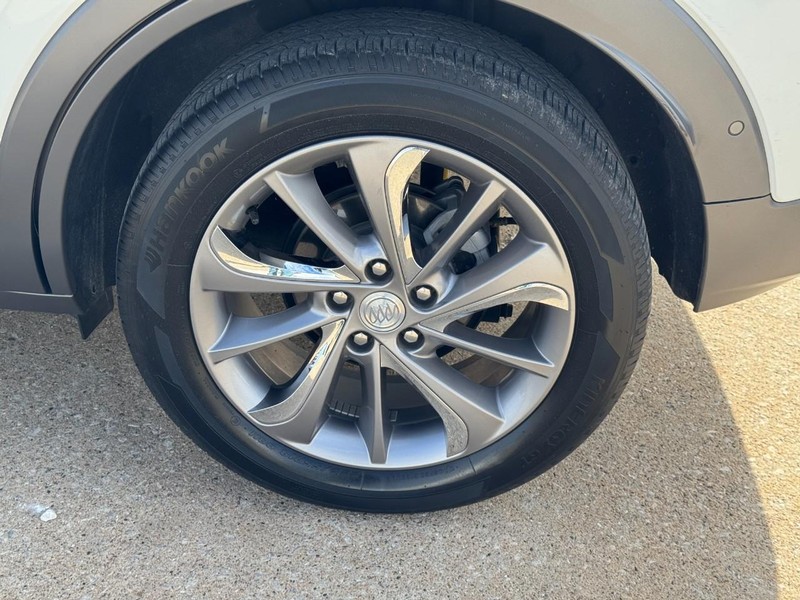 Buick Encore GX Vehicle Full-screen Gallery Image 07