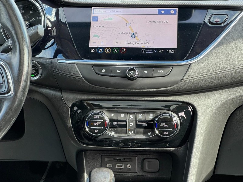 Buick Encore GX Vehicle Full-screen Gallery Image 13