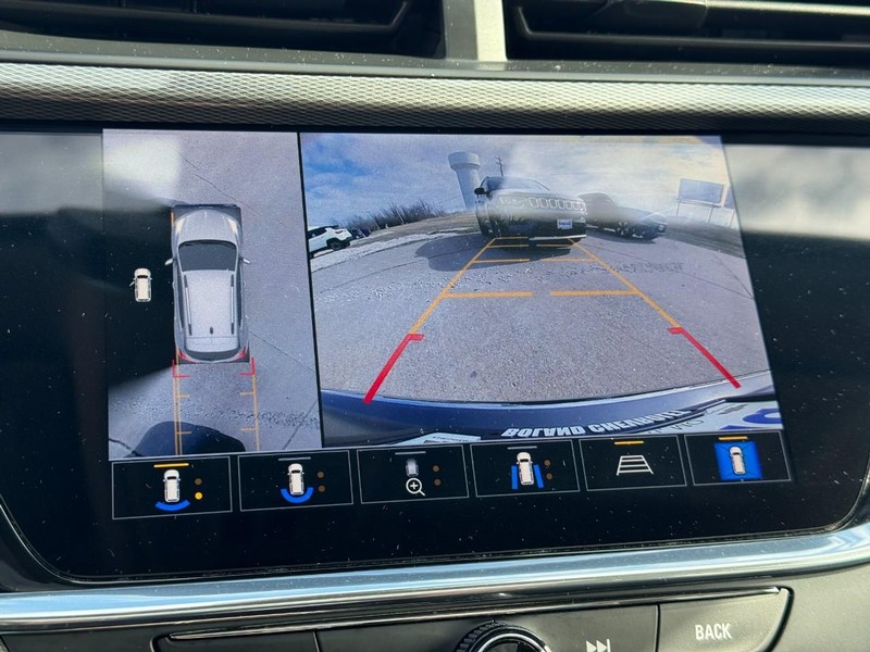 Buick Encore GX Vehicle Full-screen Gallery Image 21