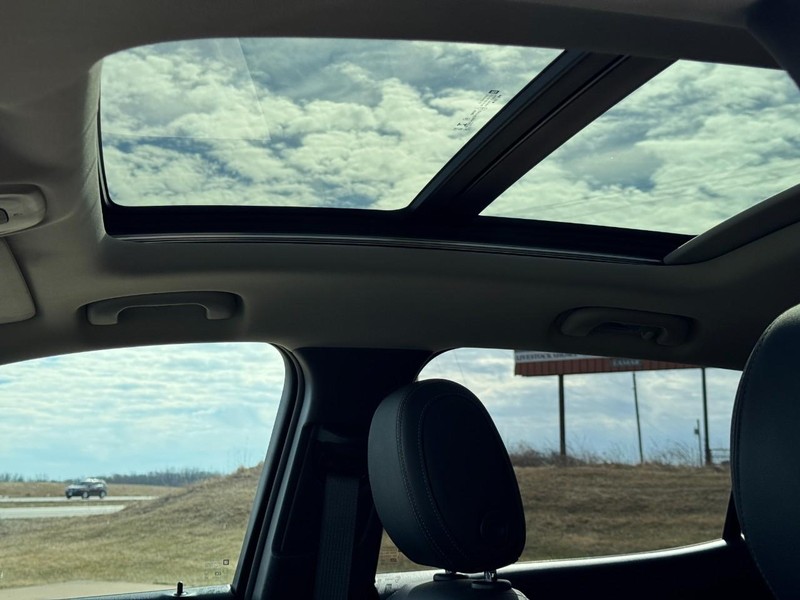 Buick Encore GX Vehicle Full-screen Gallery Image 25