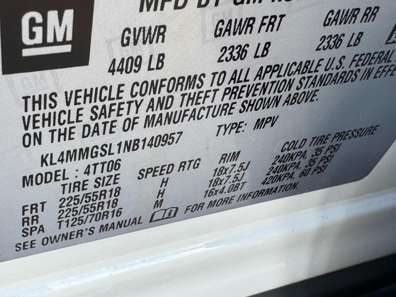 Buick Encore GX Vehicle Full-screen Gallery Image 27