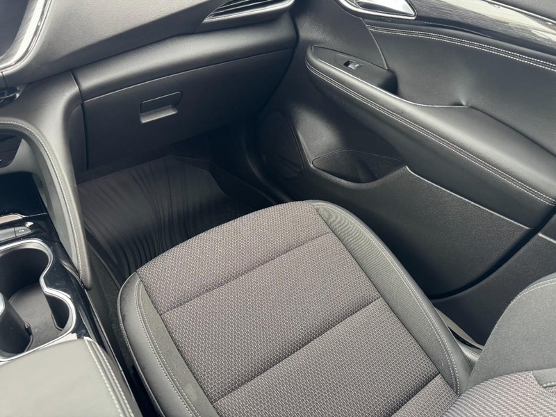 Buick Envision Vehicle Full-screen Gallery Image 15