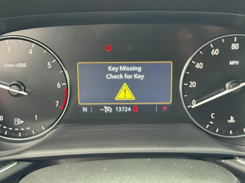 Buick Envision Vehicle Full-screen Gallery Image 18