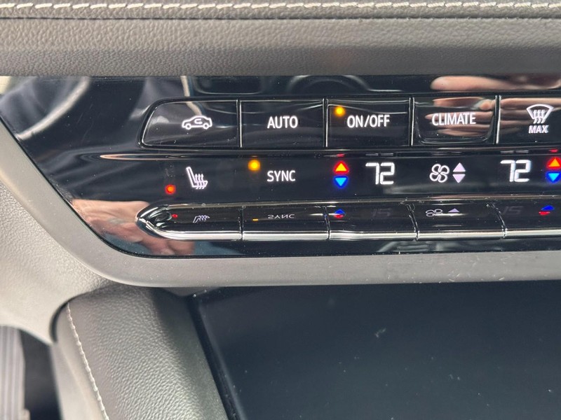 Buick Envision Vehicle Full-screen Gallery Image 20