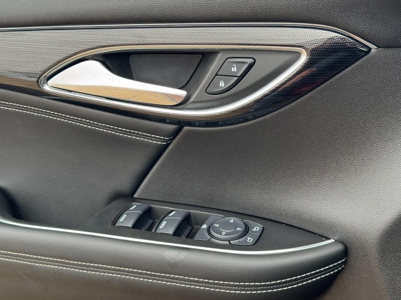 Buick Envision Vehicle Full-screen Gallery Image 22