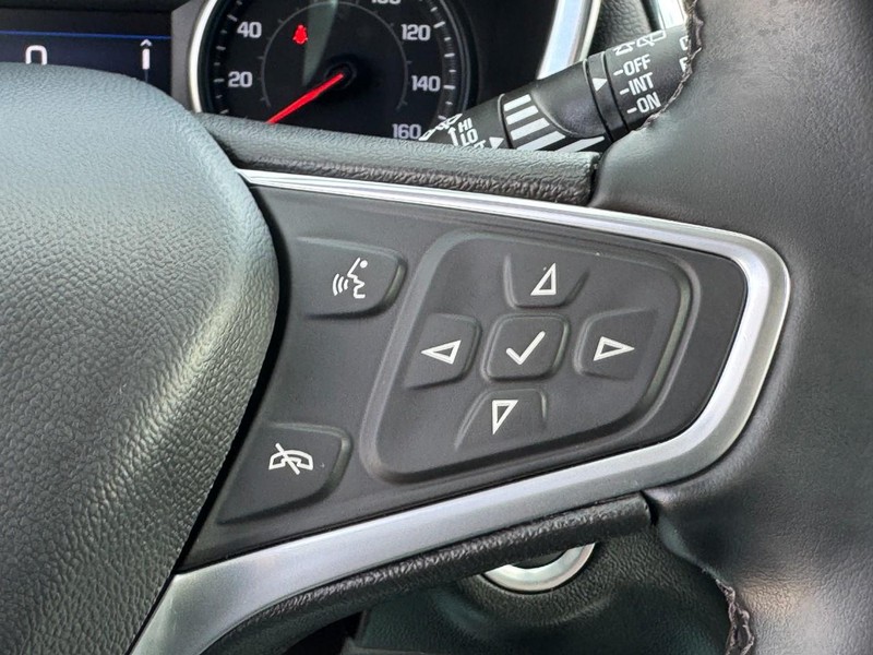 Chevrolet Equinox Vehicle Full-screen Gallery Image 18