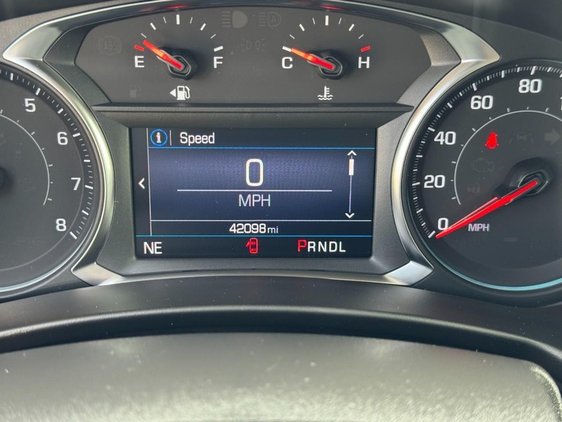 Chevrolet Equinox Vehicle Full-screen Gallery Image 19