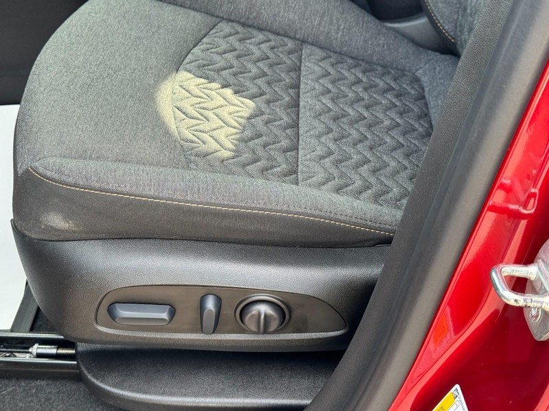 Chevrolet Equinox Vehicle Full-screen Gallery Image 23