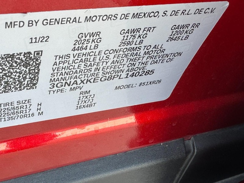 Chevrolet Equinox Vehicle Full-screen Gallery Image 24