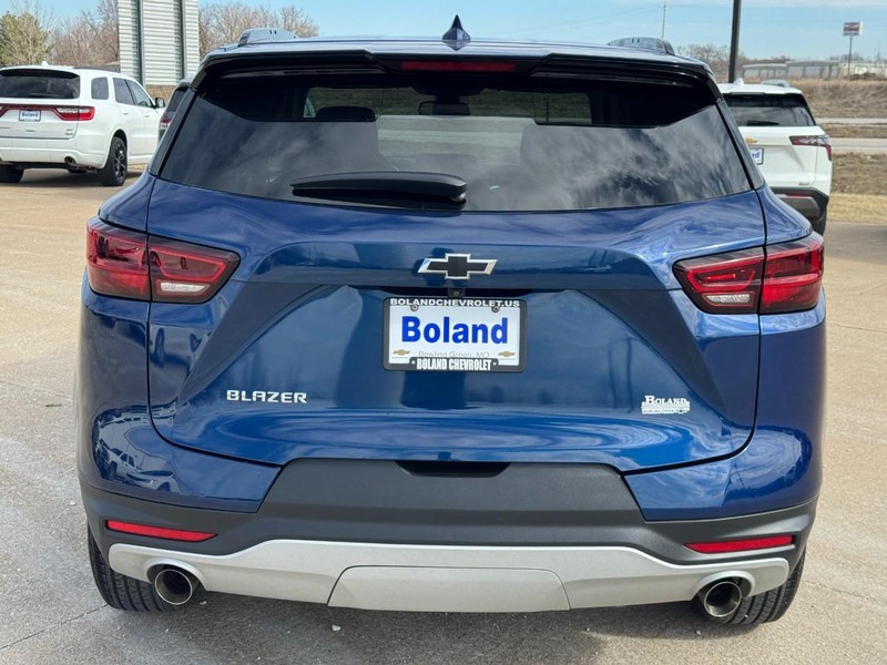 Chevrolet Blazer Vehicle Full-screen Gallery Image 05