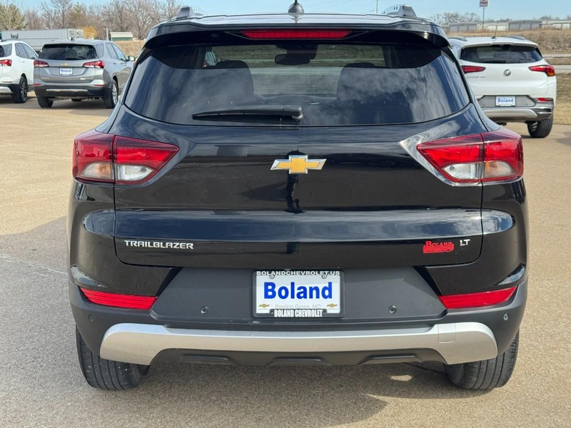 Chevrolet TrailBlazer Vehicle Image 05