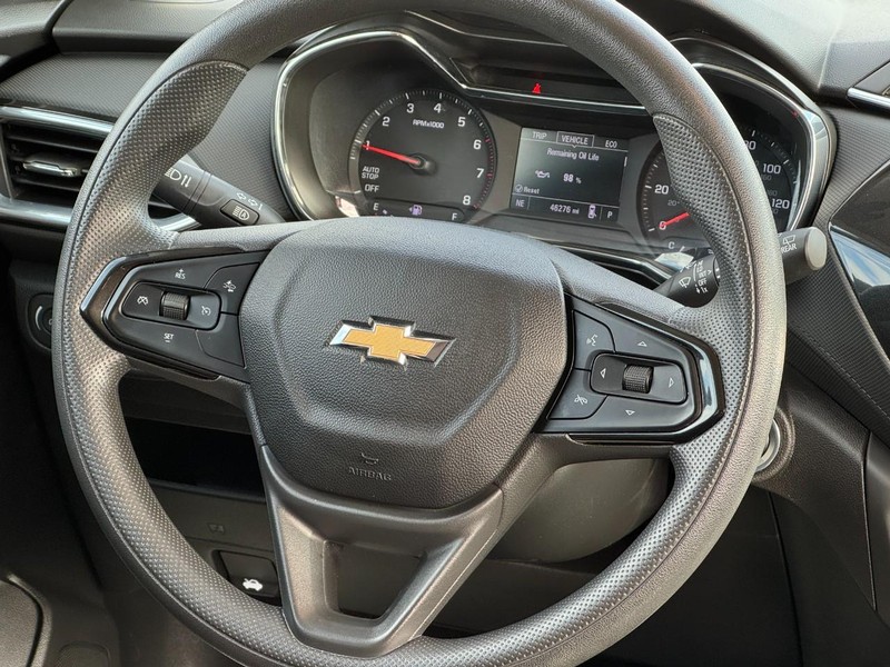 Chevrolet TrailBlazer Vehicle Image 12