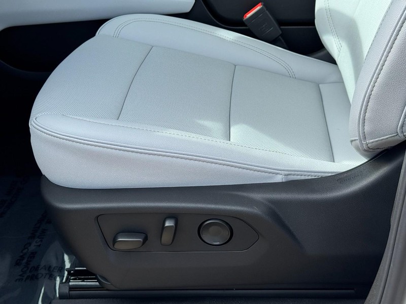 Chevrolet Tahoe Vehicle Image 11