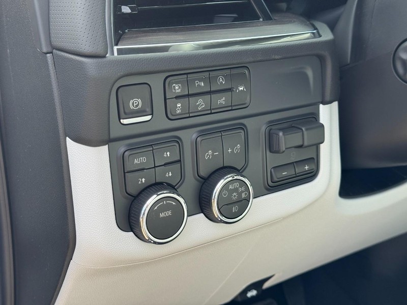 Chevrolet Tahoe Vehicle Image 13