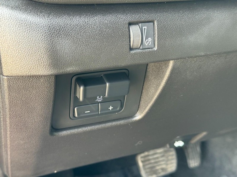 Chevrolet Colorado Vehicle Image 16