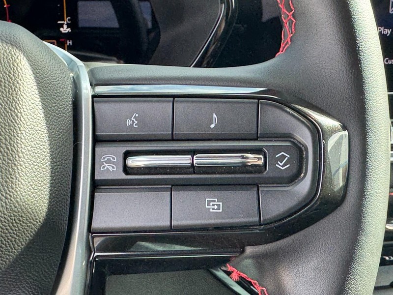 Chevrolet Colorado Vehicle Image 18