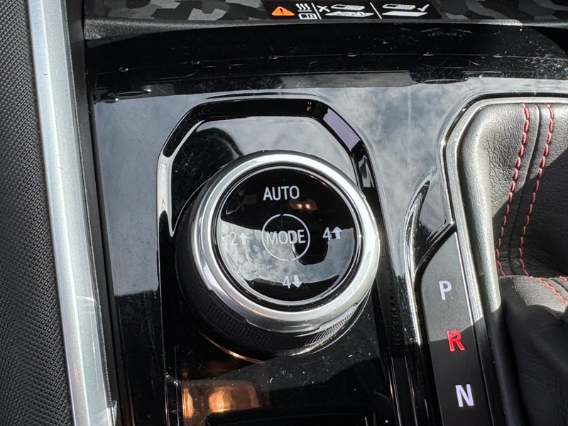 Chevrolet Colorado Vehicle Image 21