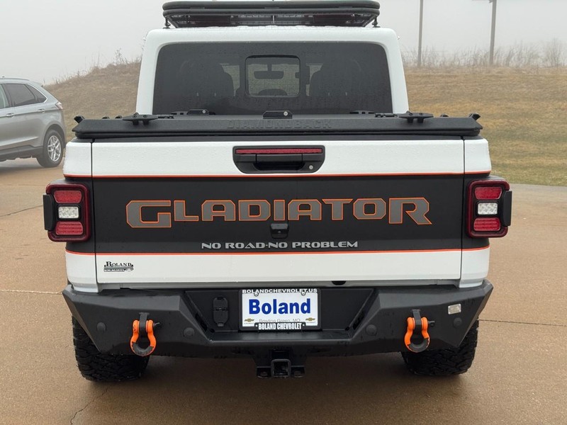 Jeep Gladiator Vehicle Image 04