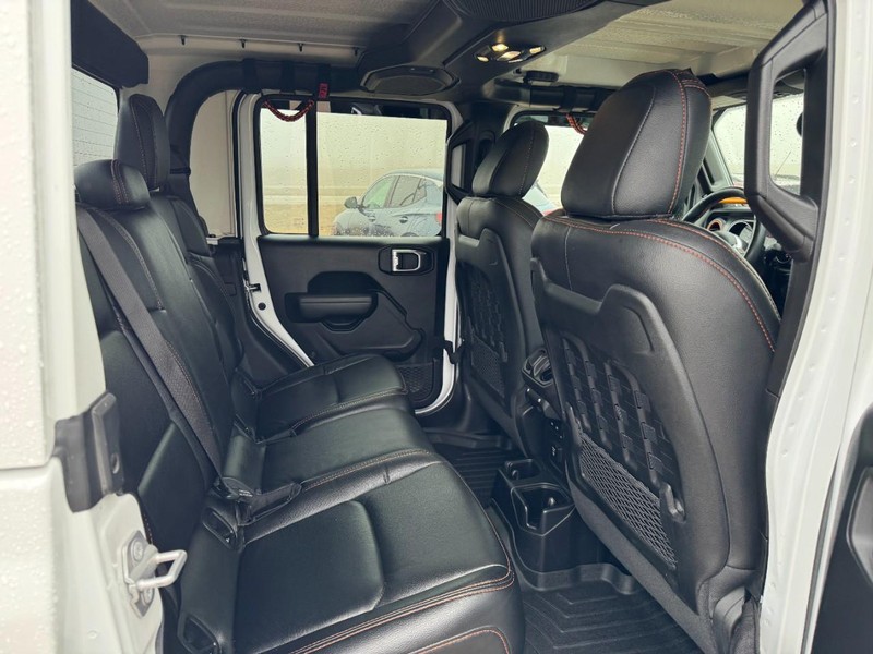 Jeep Gladiator Vehicle Image 09