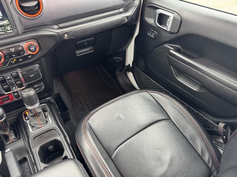 Jeep Gladiator Vehicle Image 14