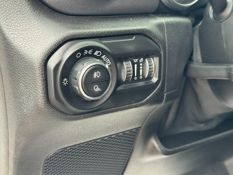 Jeep Gladiator Vehicle Image 15