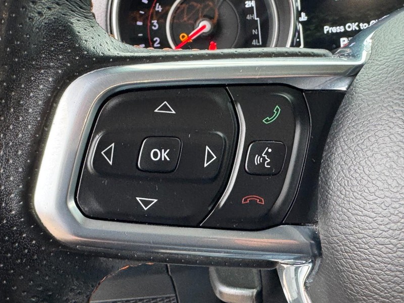 Jeep Gladiator Vehicle Image 16