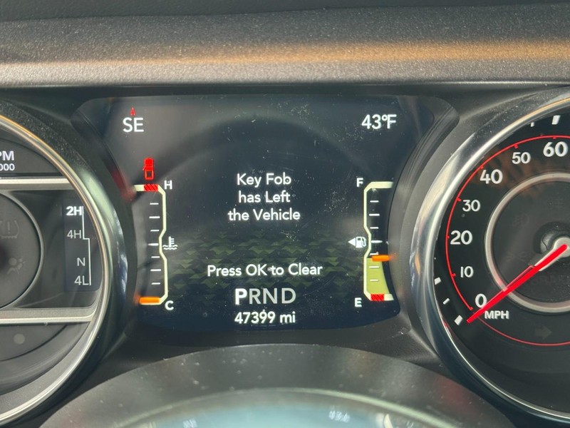 Jeep Gladiator Vehicle Image 18